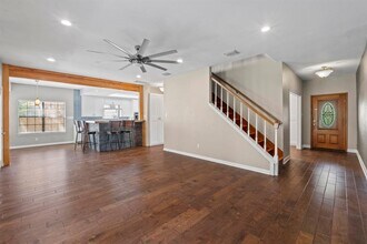 9406 Ashton Ridge in Austin, TX - Foto de edificio - Building Photo