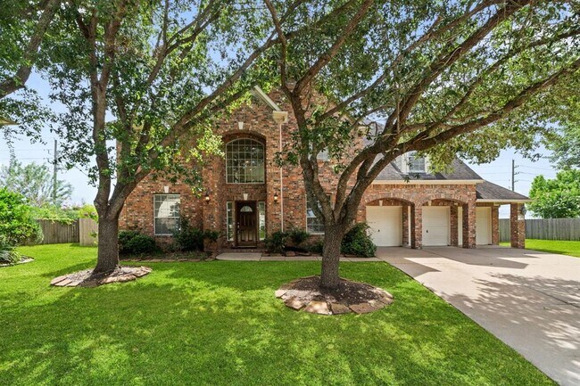 6026 Briar Hill Ct in Sugar Land, TX - Building Photo - Building Photo