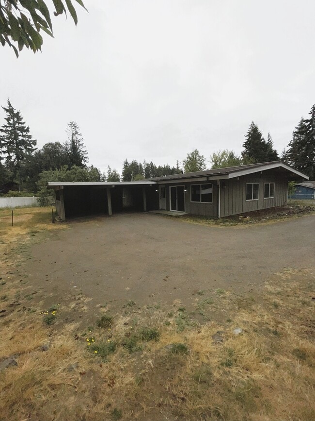 3070 NW Paul Benjamin Rd in Bremerton, WA - Building Photo - Building Photo