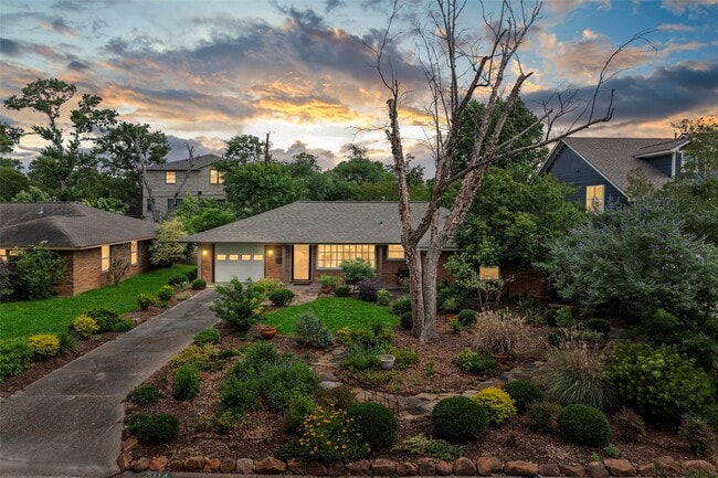 property at 2114 Saxon Dr