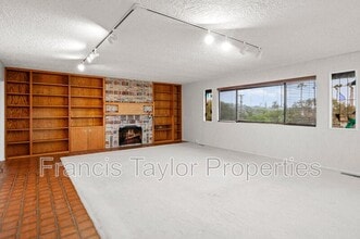 2250 Vista Grande Dr in Vista, CA - Building Photo - Building Photo