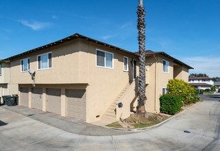 4101 Hilaria Way in Newport Beach, CA - Foto de edificio - Other