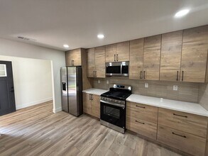 5351 E Falls View Dr in San Diego, CA - Building Photo - Building Photo