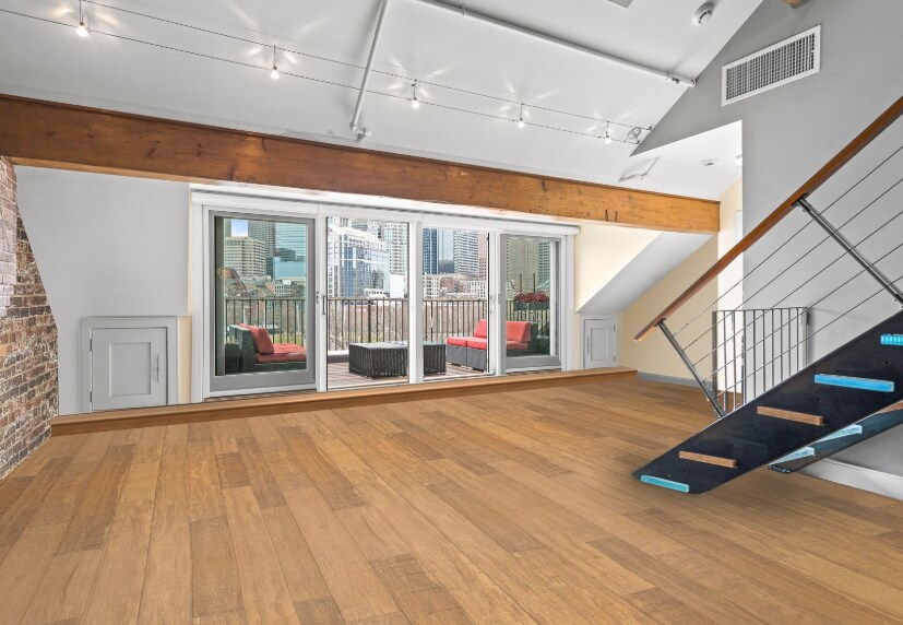 39 Commercial Wharf, Unit 7 in Boston, MA - Building Photo