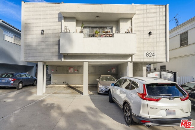 824 S Shenandoah St in Los Angeles, CA - Building Photo - Building Photo