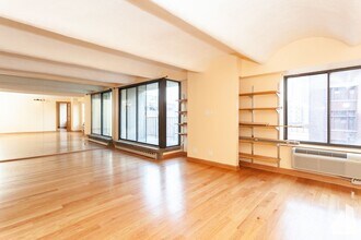 345 N Canal St in Chicago, IL - Foto de edificio - Building Photo