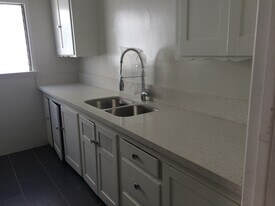 11225 1122.5 Irolo Street in Los Angeles, CA - Building Photo