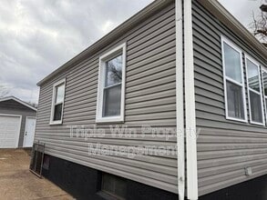 8138 Blanchard Dr in Berkeley, MO - Building Photo - Building Photo