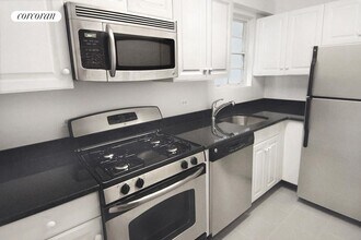 230 E 79th St in New York, NY - Building Photo - Building Photo