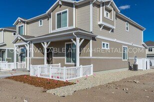 100 Riverside Drive in Saratoga Springs, UT - Building Photo