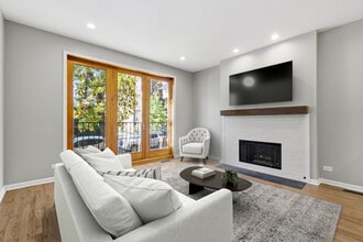 943 N Leavitt in Chicago, IL - Foto de edificio - Building Photo