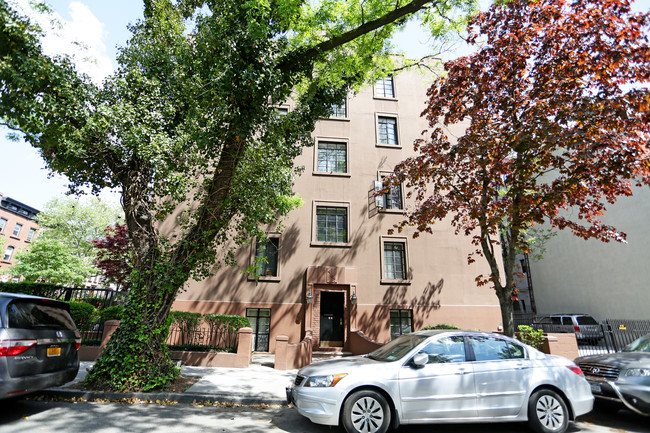 469 Clinton St in Brooklyn, NY - Building Photo - Building Photo