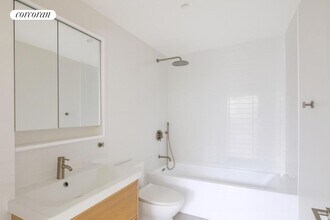 447 W 51st St in New York, NY - Building Photo - Building Photo
