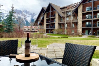 901 Mountain St in Canmore, AB - Building Photo - Building Photo