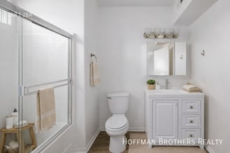 251 Robinson St, Unit 107 in Los Angeles, CA - Building Photo - Building Photo