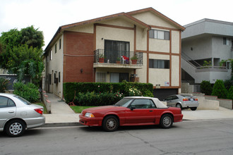 316 E Santa Anita Ave in Burbank, CA - Building Photo - Building Photo