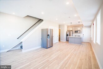 129 S 49th St in Philadelphia, PA - Building Photo - Building Photo