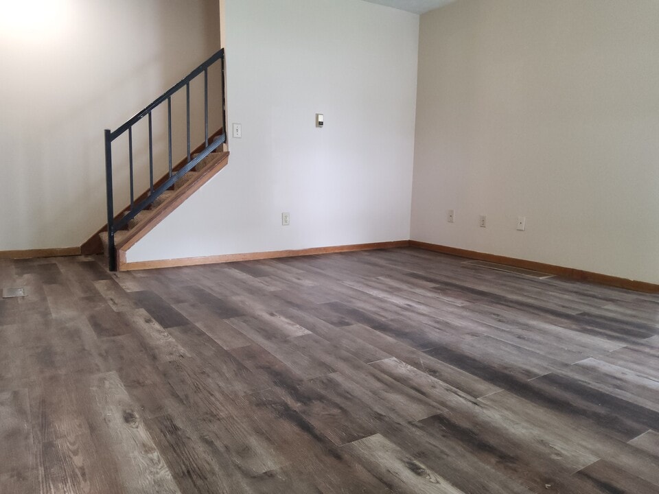 202 Heritage Cir in Bucyrus, OH - Building Photo