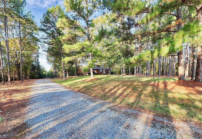 3685 Old Salisbury-Concord Rd in Concord, NC - Building Photo - Building Photo