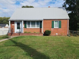 2320 Williamsburg Rd in Richmond, VA - Building Photo