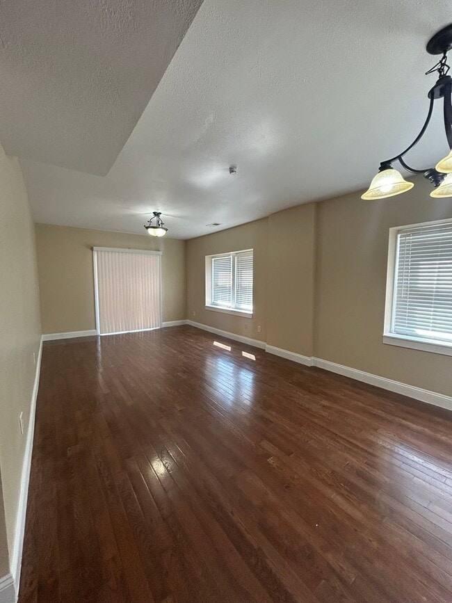 property at 1516 Armstrong Ave