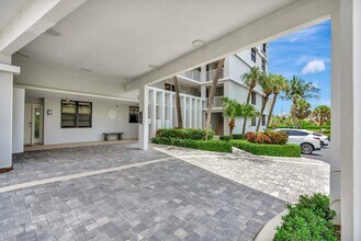911 Ocean Dr in North Palm Beach, FL - Building Photo - Building Photo