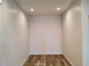 10710 Helendale Ave in Los Angeles, CA - Building Photo - Building Photo