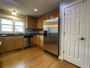 5139 Beacon Hill Rd in Minnetonka, MN - Building Photo - Building Photo