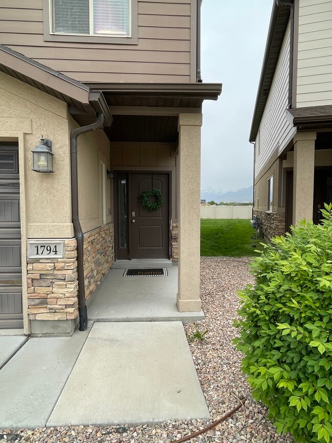 1794 W 815 S in Orem, UT - Foto de edificio - Building Photo