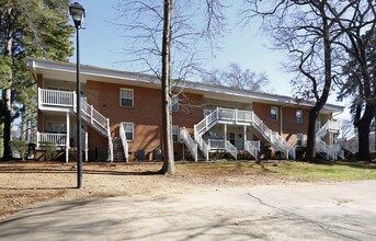 Shamrock Apartments in Raleigh, NC - Foto de edificio - Building Photo