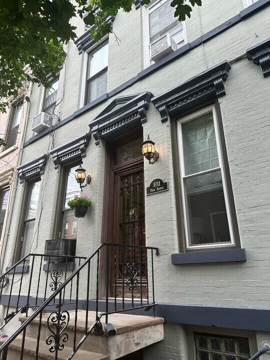 1011 Park Ave in Hoboken, NJ - Building Photo