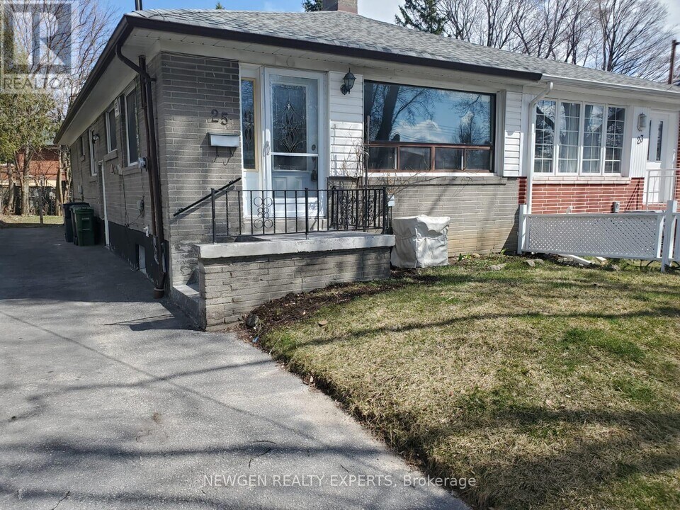 25 Rushley Dr in Toronto, ON - Building Photo