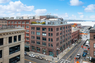 Merrill Place Condominiums in Seattle, WA - Building Photo - Building Photo