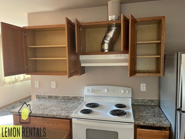 302 E P St in Yakima, WA - Building Photo - Building Photo