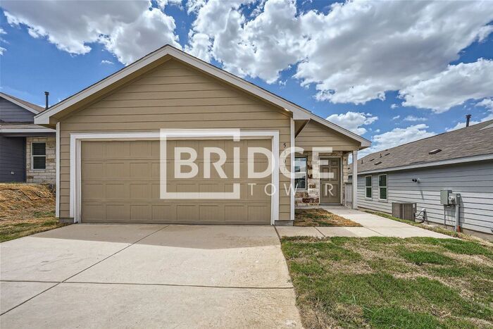 5307 Hornbeck Hts in Converse, TX - Foto de edificio