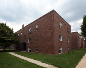 Fairfield Apartments in Philadelphia, PA - Foto de edificio - Building Photo