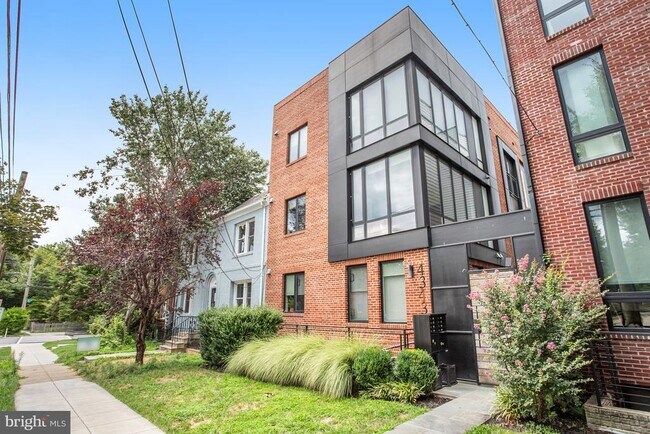 4343 Harrison St NW in Washington, DC - Building Photo - Building Photo