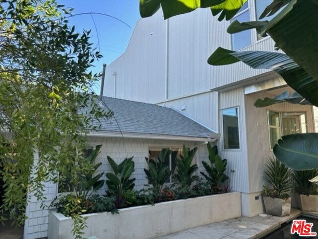 2456 Penmar Ave-Unit -A in Los Angeles, CA - Building Photo - Building Photo