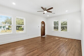 4701 Avenue N 1/2 Rear in Galveston, TX - Building Photo - Building Photo