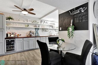 4160 Inverrary Dr in Lauderhill, FL - Building Photo - Building Photo