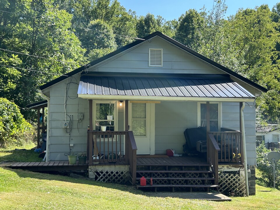 224 Pierce St in Fayetteville, WV - Foto de edificio