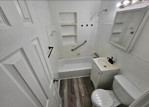 1600 NW 93rd St in Miami, FL - Building Photo - Building Photo