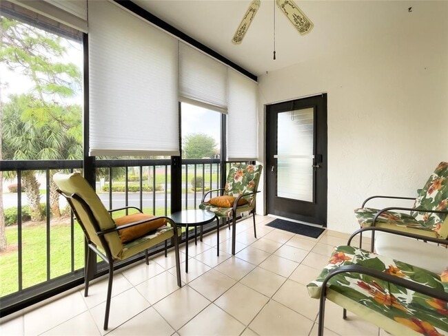 301 Knotty Pine Cir, Unit D2 in Greenacres, FL - Building Photo - Building Photo