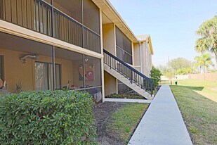 5305 Summerlin Rd in Ft. Myers, FL - Building Photo