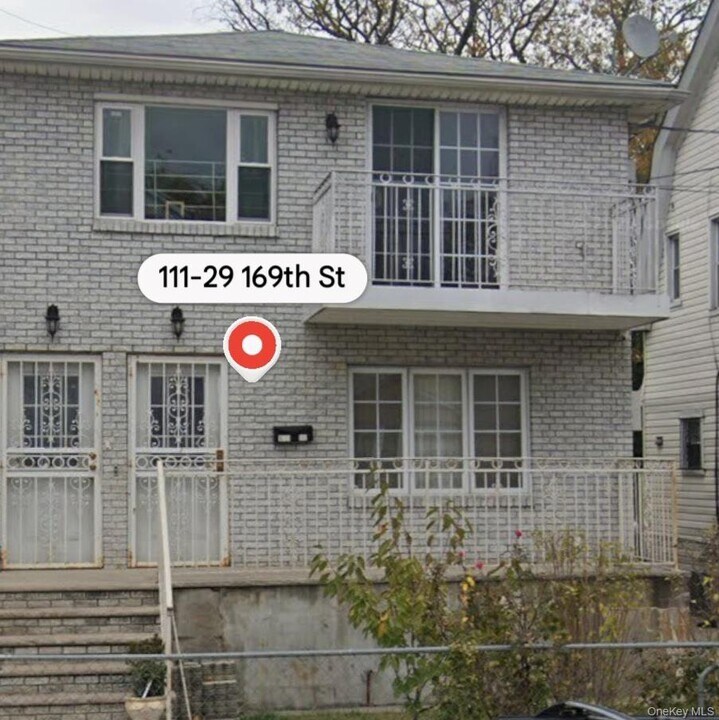 111-29 169th St in Queens, NY - Building Photo
