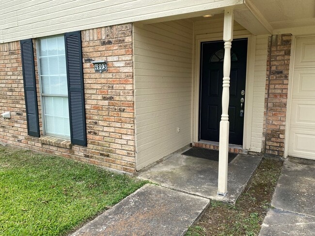 4803 Honeysuckle Ln in Shreveport, LA - Building Photo - Building Photo