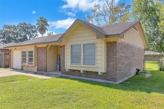 605 David Ave in League City, TX - Building Photo - Building Photo