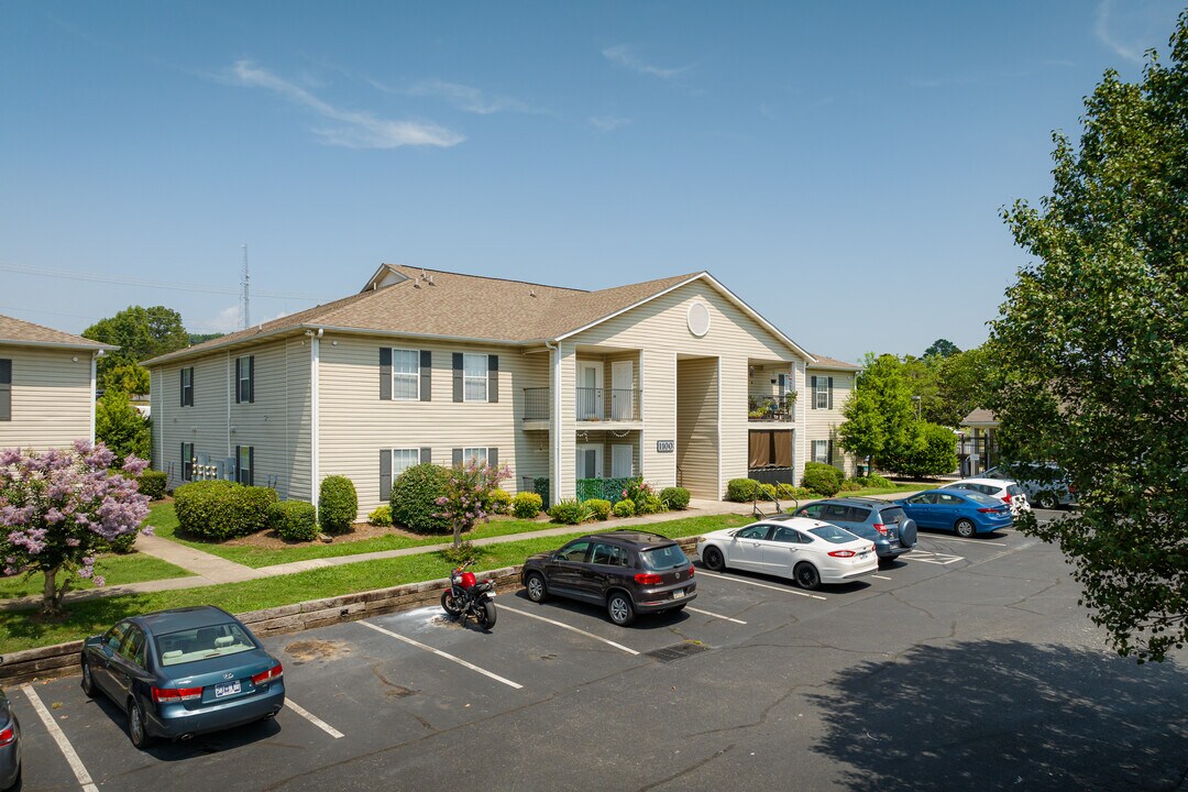 The Pointe at Westland in Cleveland, TN - Building Photo