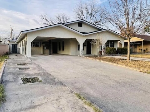 815 W 6th St in Del Rio, TX - Building Photo - Building Photo