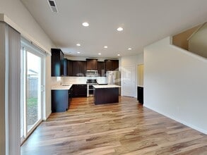 9128 NE 167th Ct in Vancouver, WA - Building Photo - Building Photo